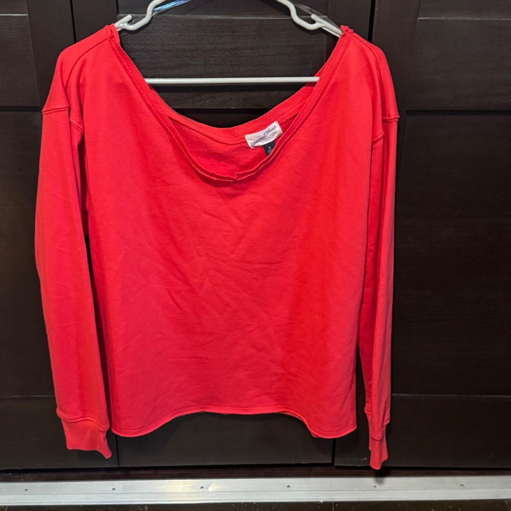 Universal Thread Womens Red Sweatshirt Raw Hem Scoop Neck Size M